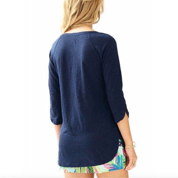Lilly Pulitzer 100% Linen Long Sleeve Egret Top in True Navy Henley Shirt size S - Picture 2 of 7